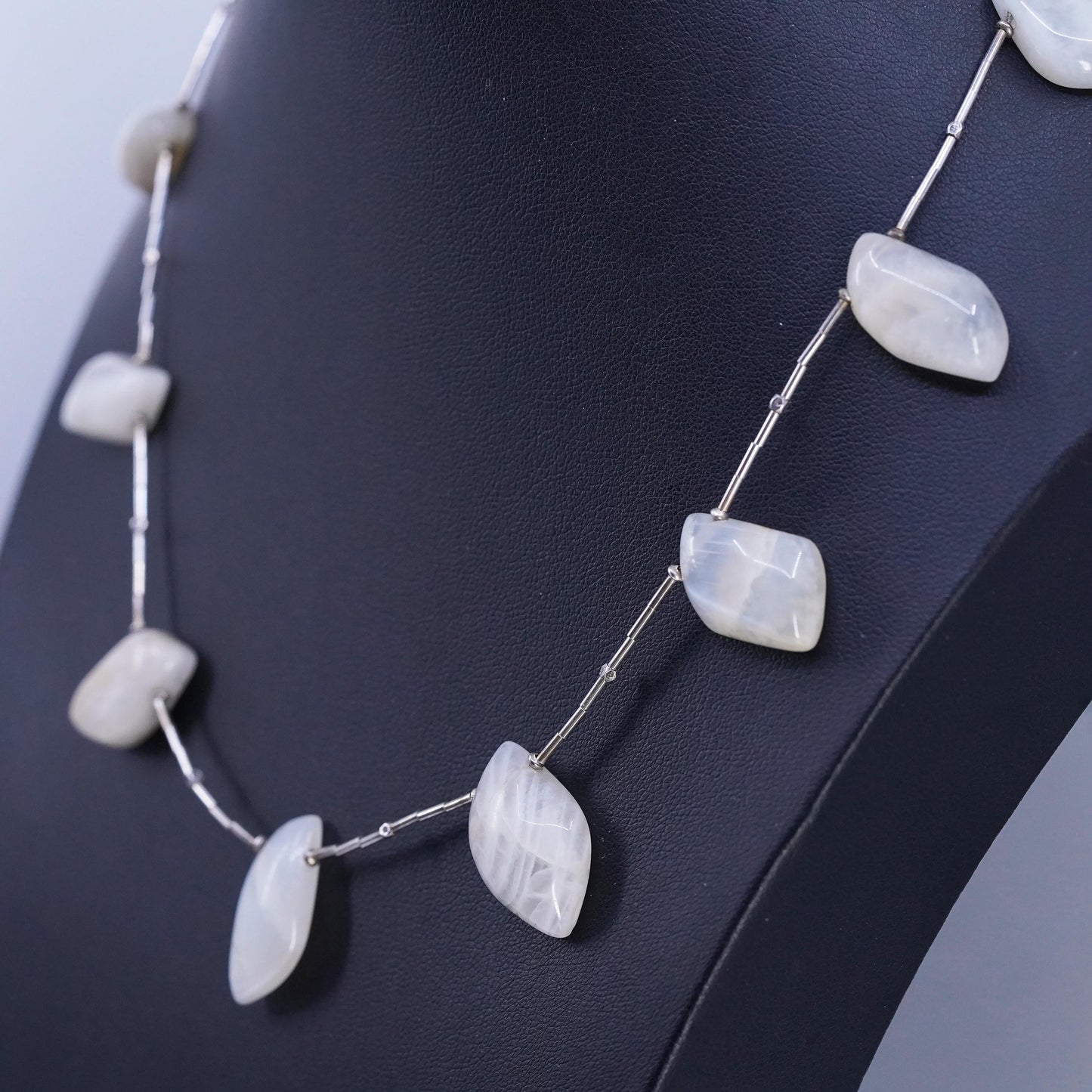 17", vintage southwestern Sterling liquid Silver 925 necklace with agate