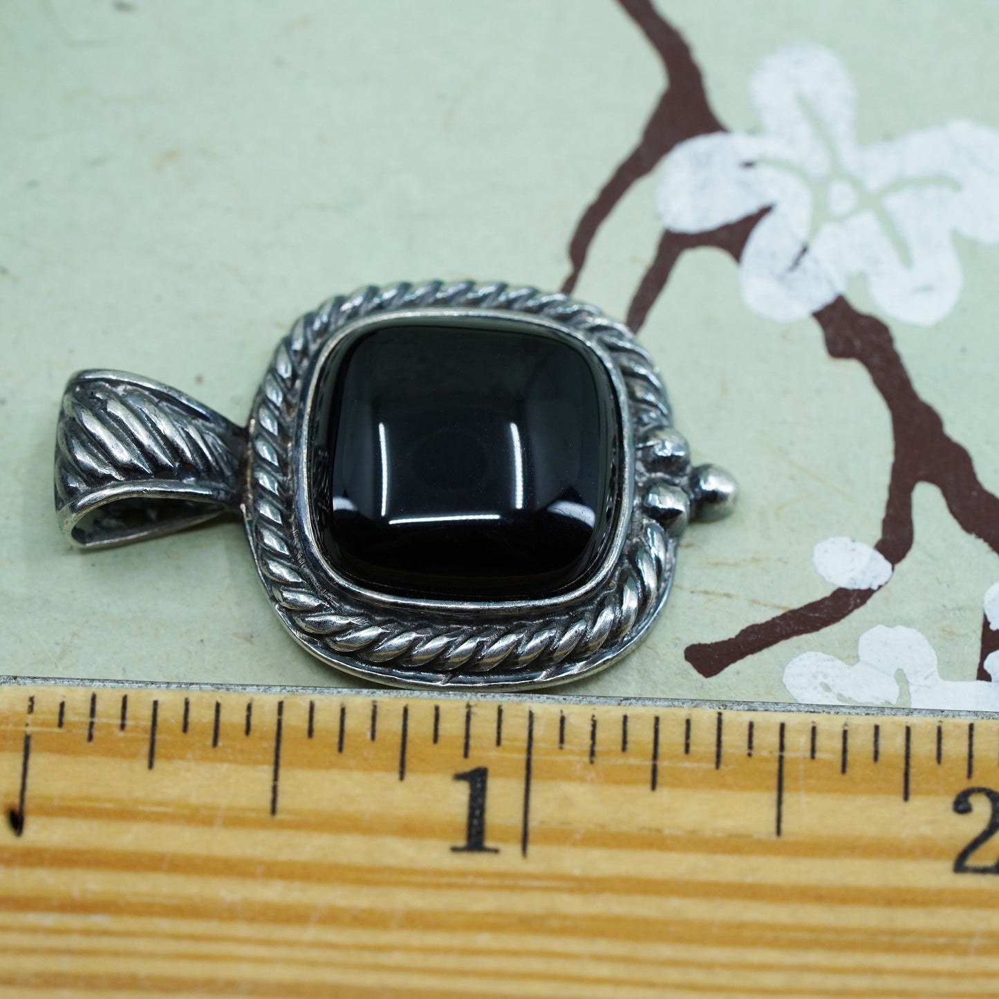 vintage handmade sterling 925 silver pendant with oval black onyx cable around