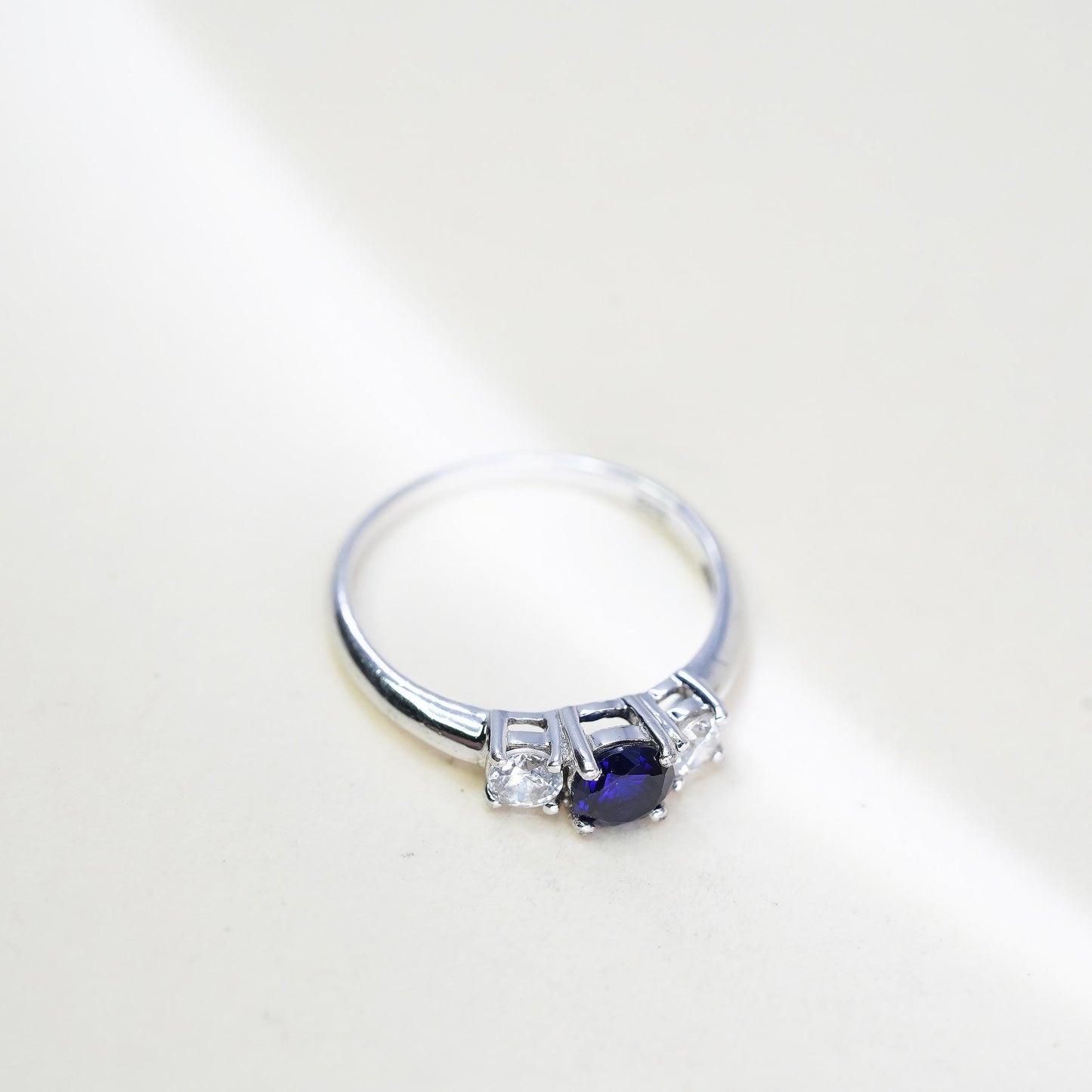 Size 7.25, Vintage Stauer Sterling Silver 925 stackable Band Ring sapphire cz