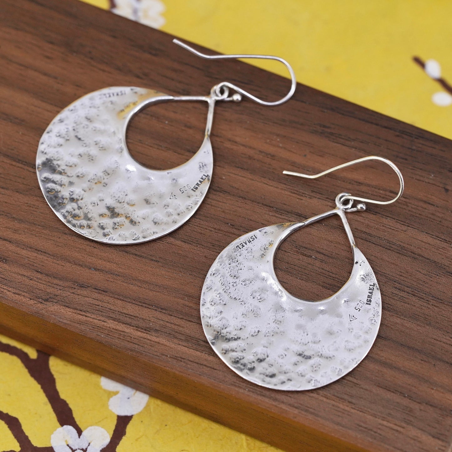 Silpada W1539. Half Moon Bay Sterling Silver hammered disc Earrings. Vintage.
