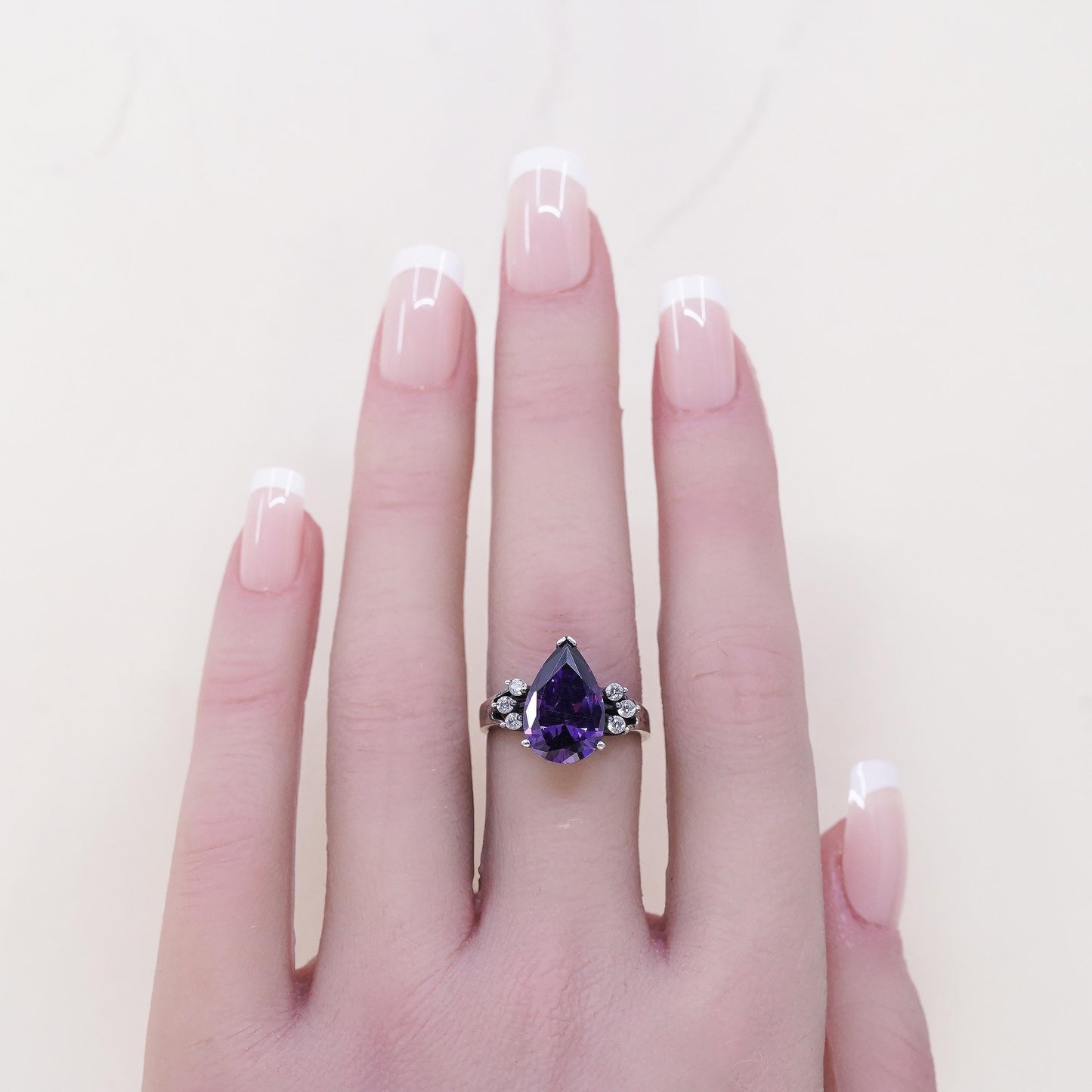 Size 6, Vintage sterling 925 silver ring with teardrop amethyst and cz