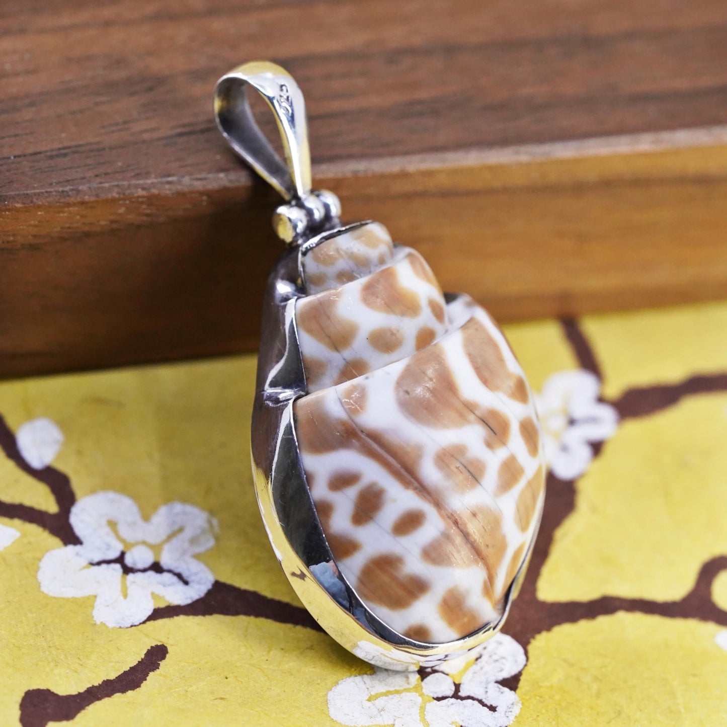 Vintage Sterling silver handmade pendant, 925 frame with shell