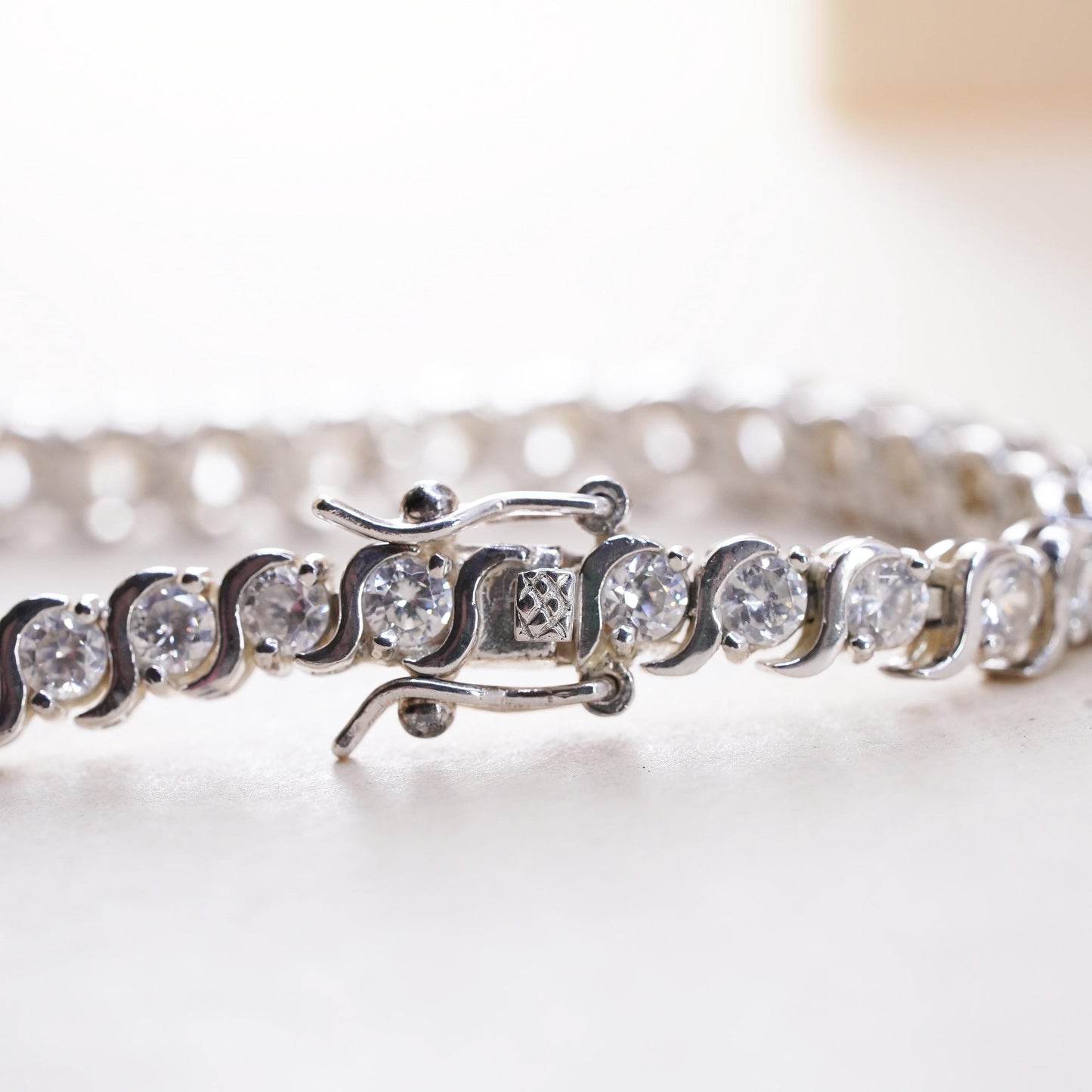 7.25", Vintage Sterling 925 silver tennis bracelet with cluster cz