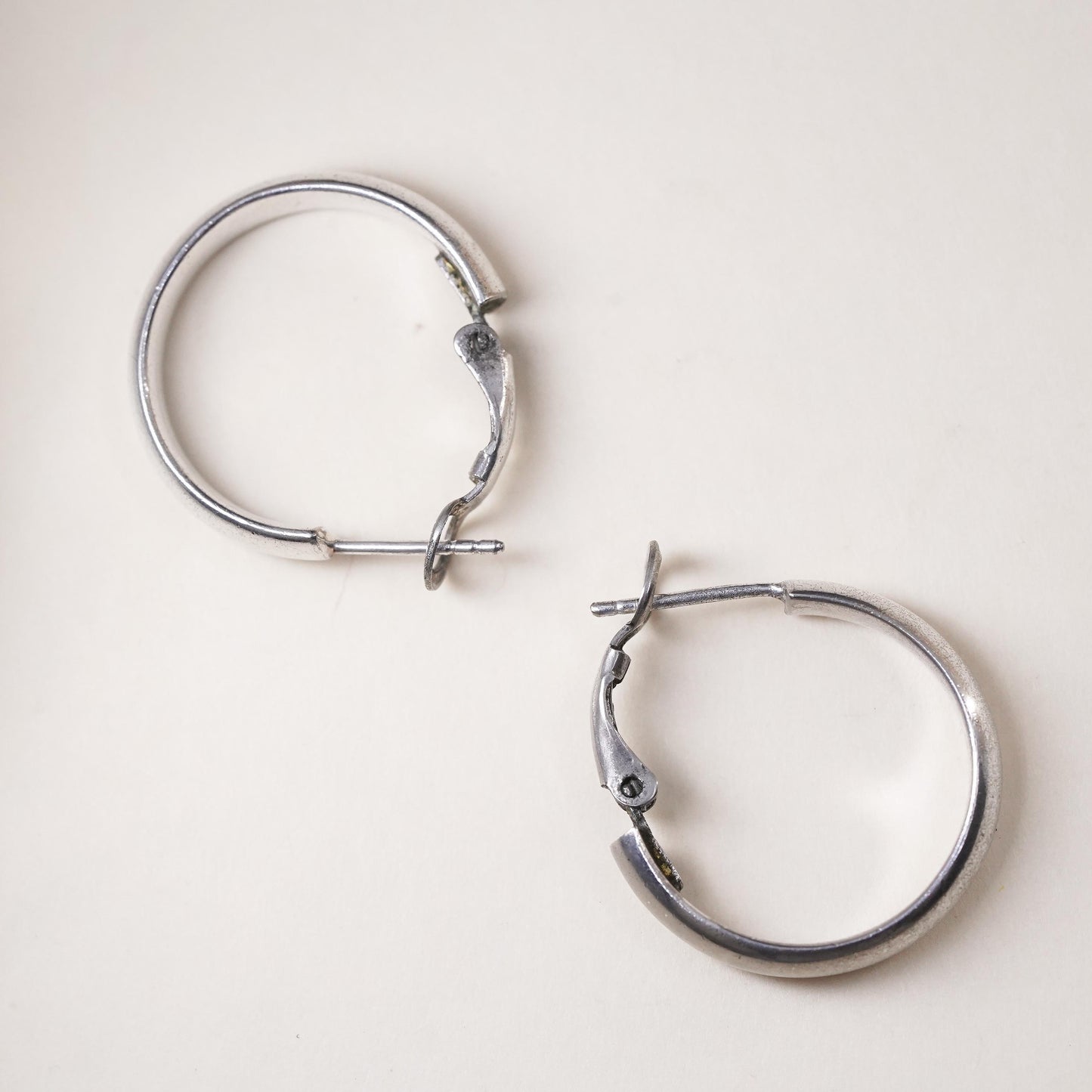 1" Vintage sterling silver bold loop earrings, primitive hoops