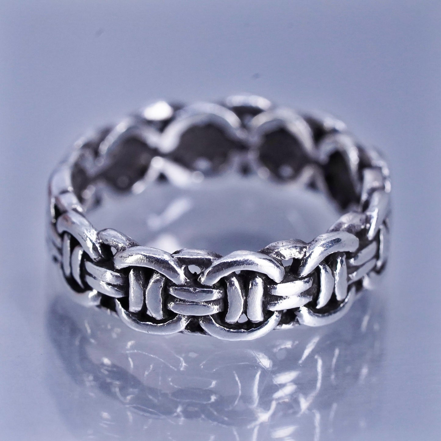 Size 8, vintage southwestern Sterling 925 silver ring, stackable chain band