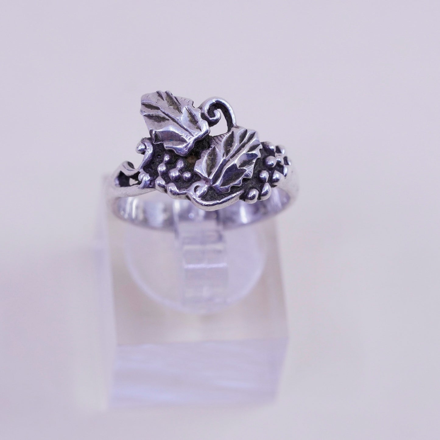 Size 8, Vintage sterling silver handmade ring, 925 grape vines leafy band