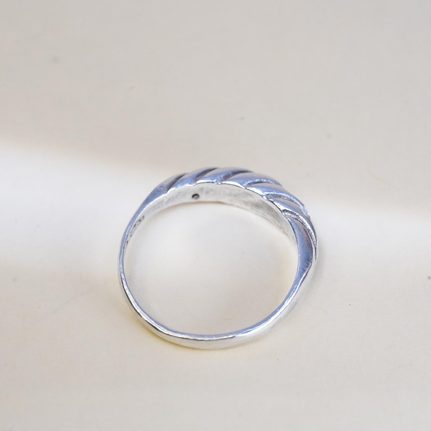 Size 7, VTG sterling silver handmade ring, textured 925 ribbed stackable band