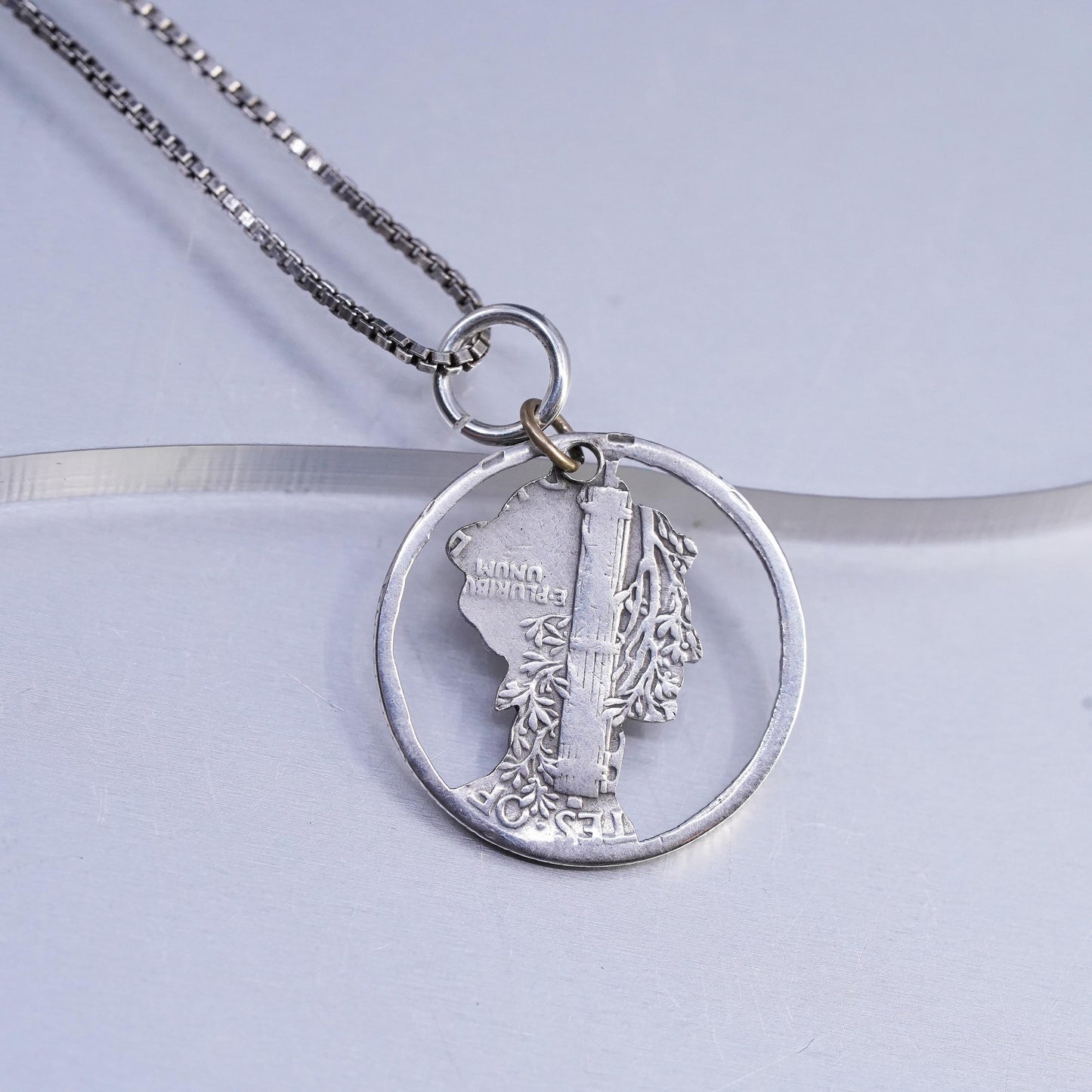 16", vintage Sterling 925 silver box chain necklace with coin queen pendant