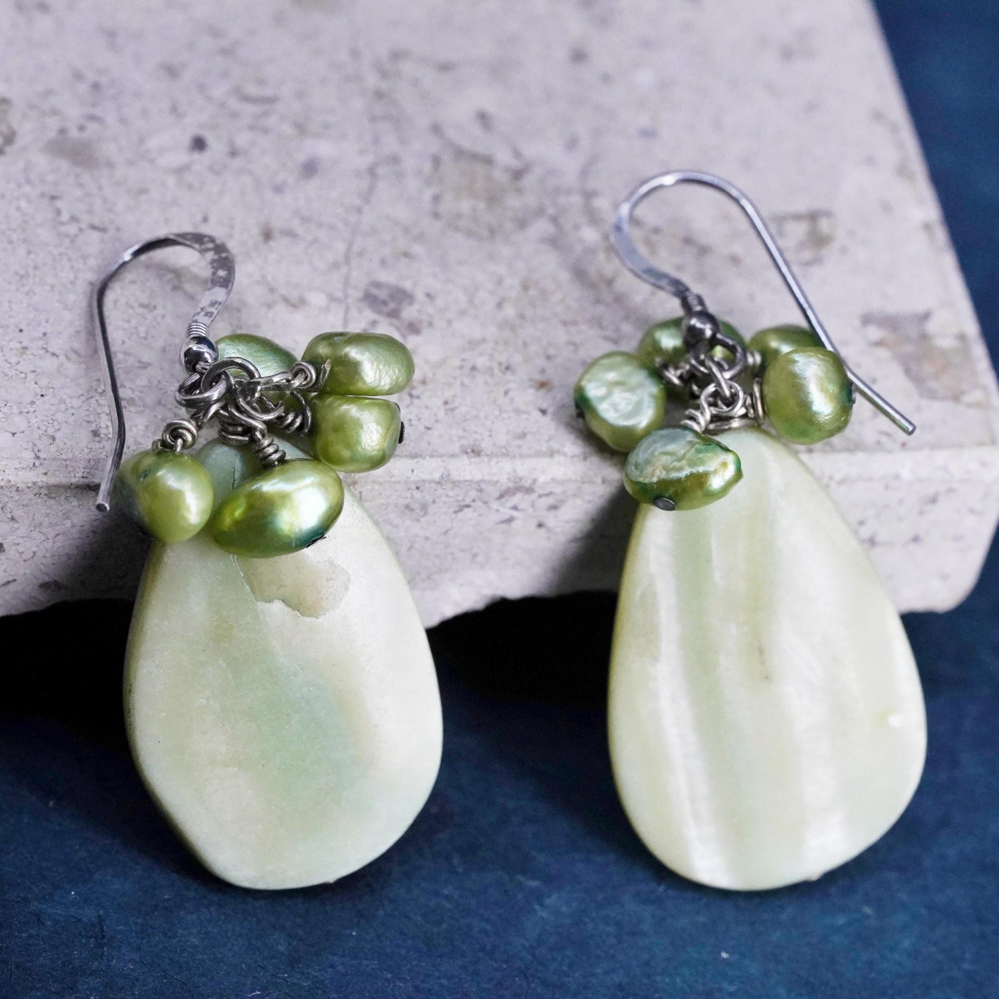 Sterling 925 silver earrings with green pearl and teardrop mother of pearl