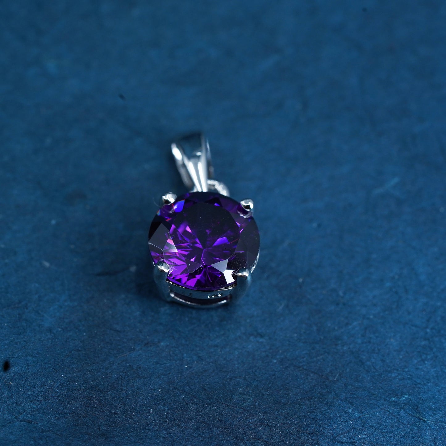 Vintage sterling 925 silver handmade pendant with amethyst
