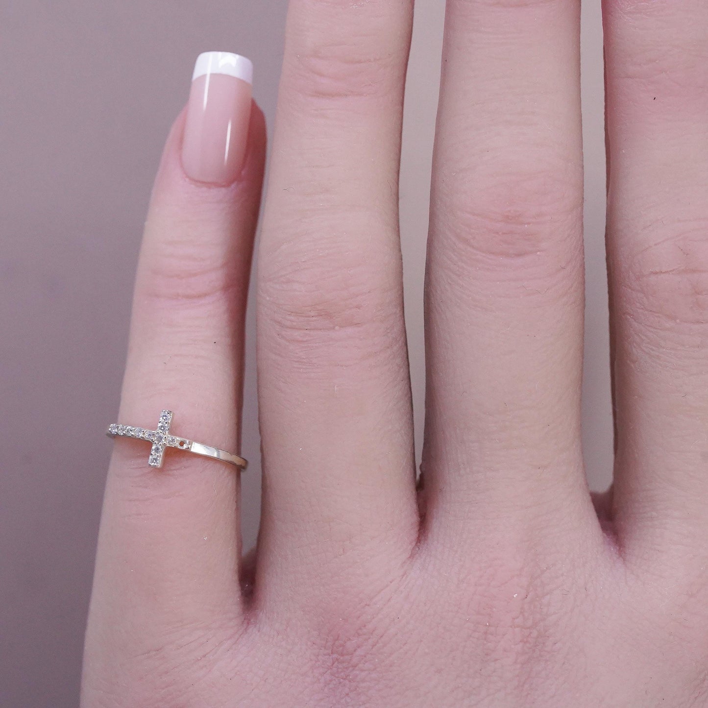 Size adjustable, vintage sterling 925 silver ring with cluster Cz, cross band