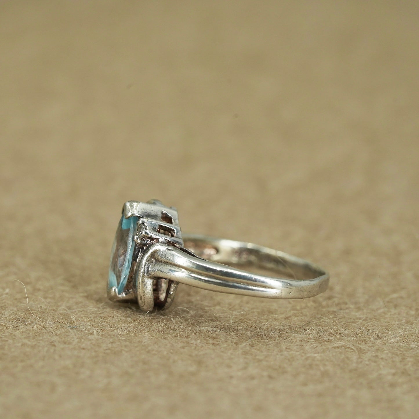 Size 7, vintage Sterling 925 silver handmade filigree ring with blue crystal