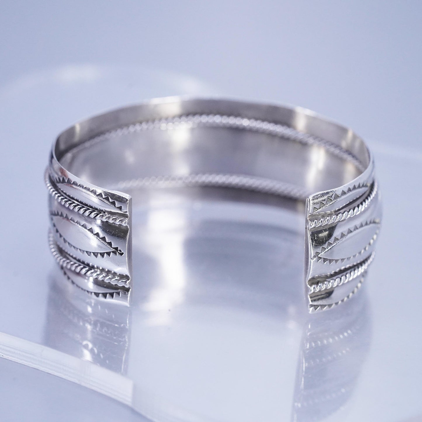 7.25”, Native American Tahe Navajo Sterling 925 silver bracelet, rocker cuff