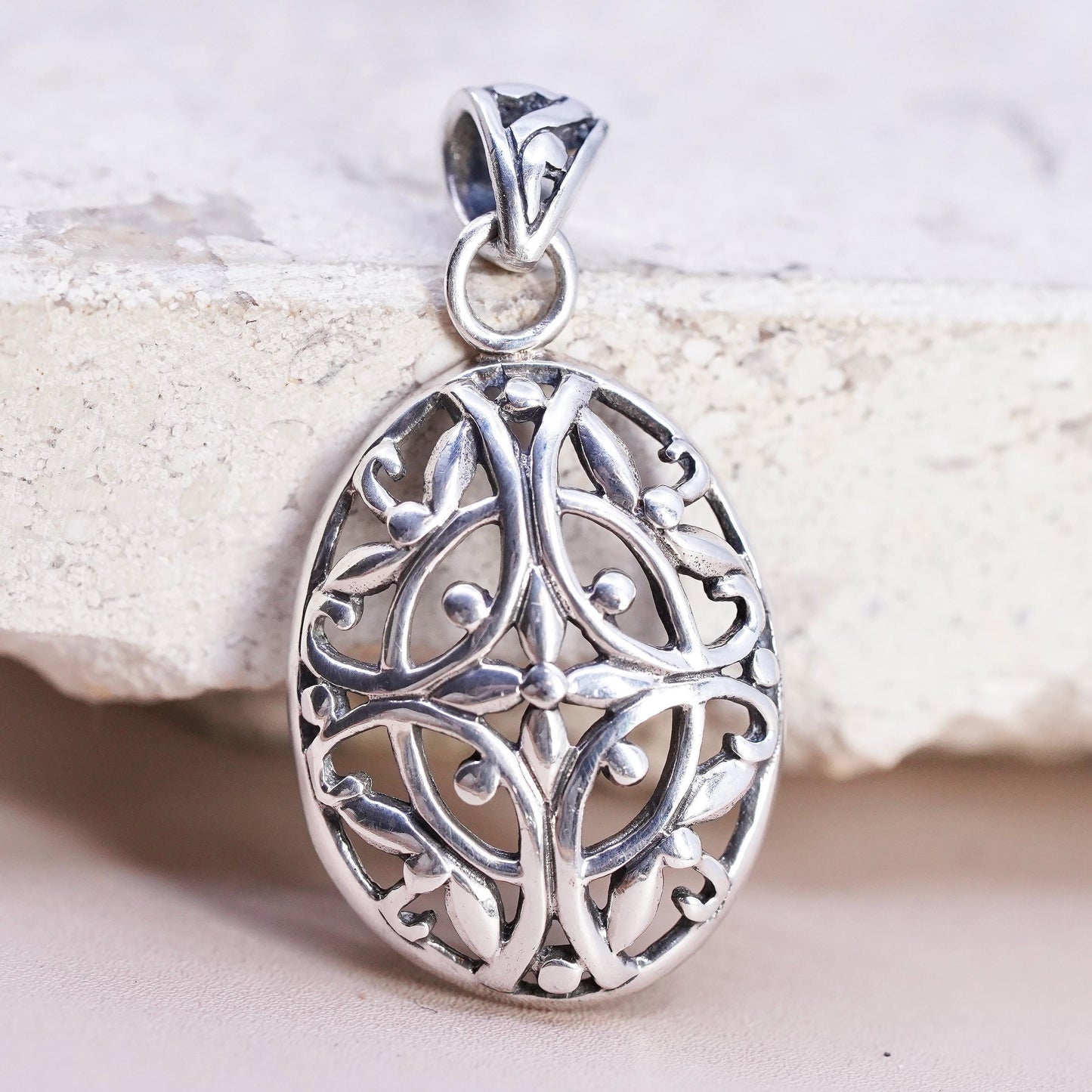 Vintage Sterling silver handmade pendant, 925 filigree oval