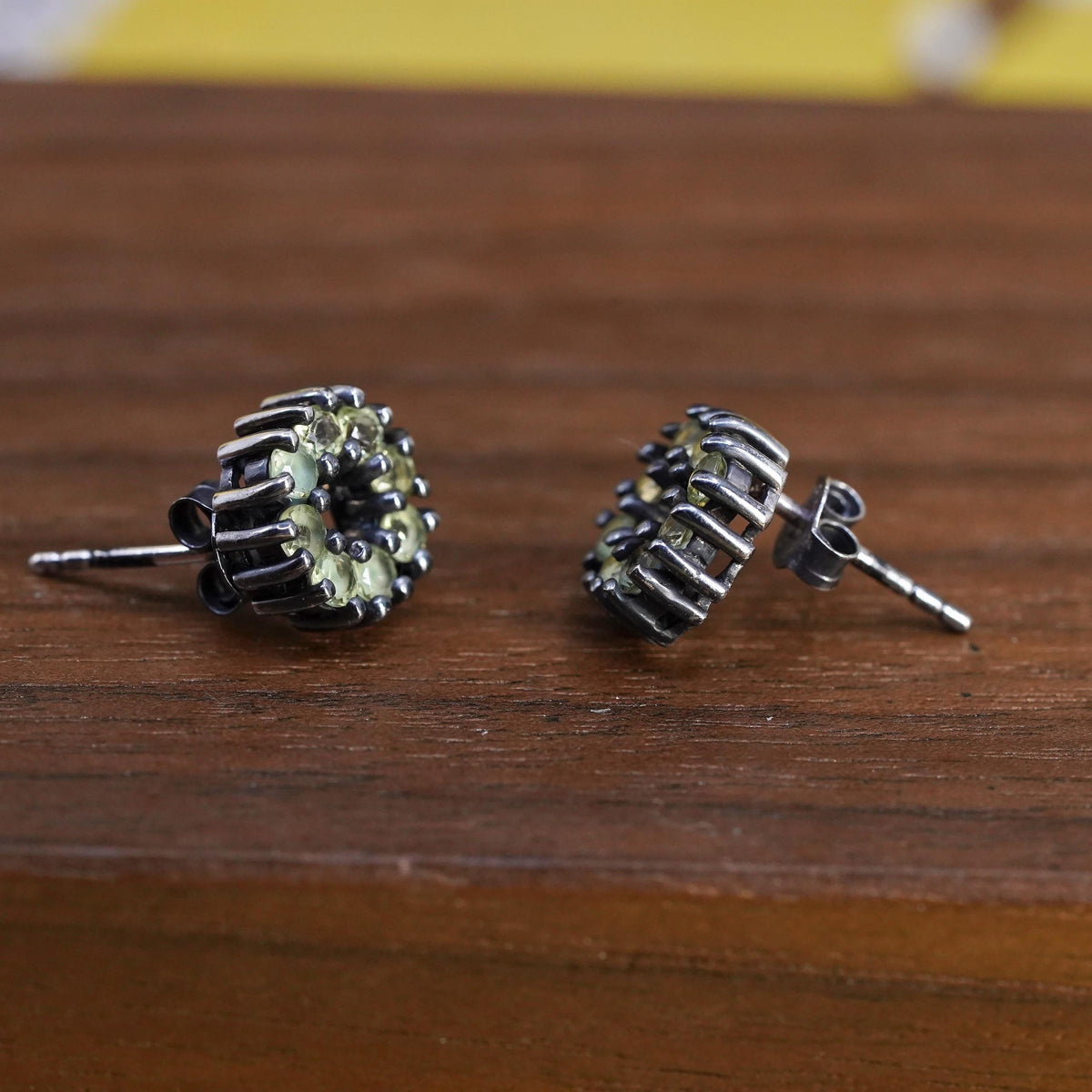 Vintage Sterling 925 silver circle peridot studs earrings