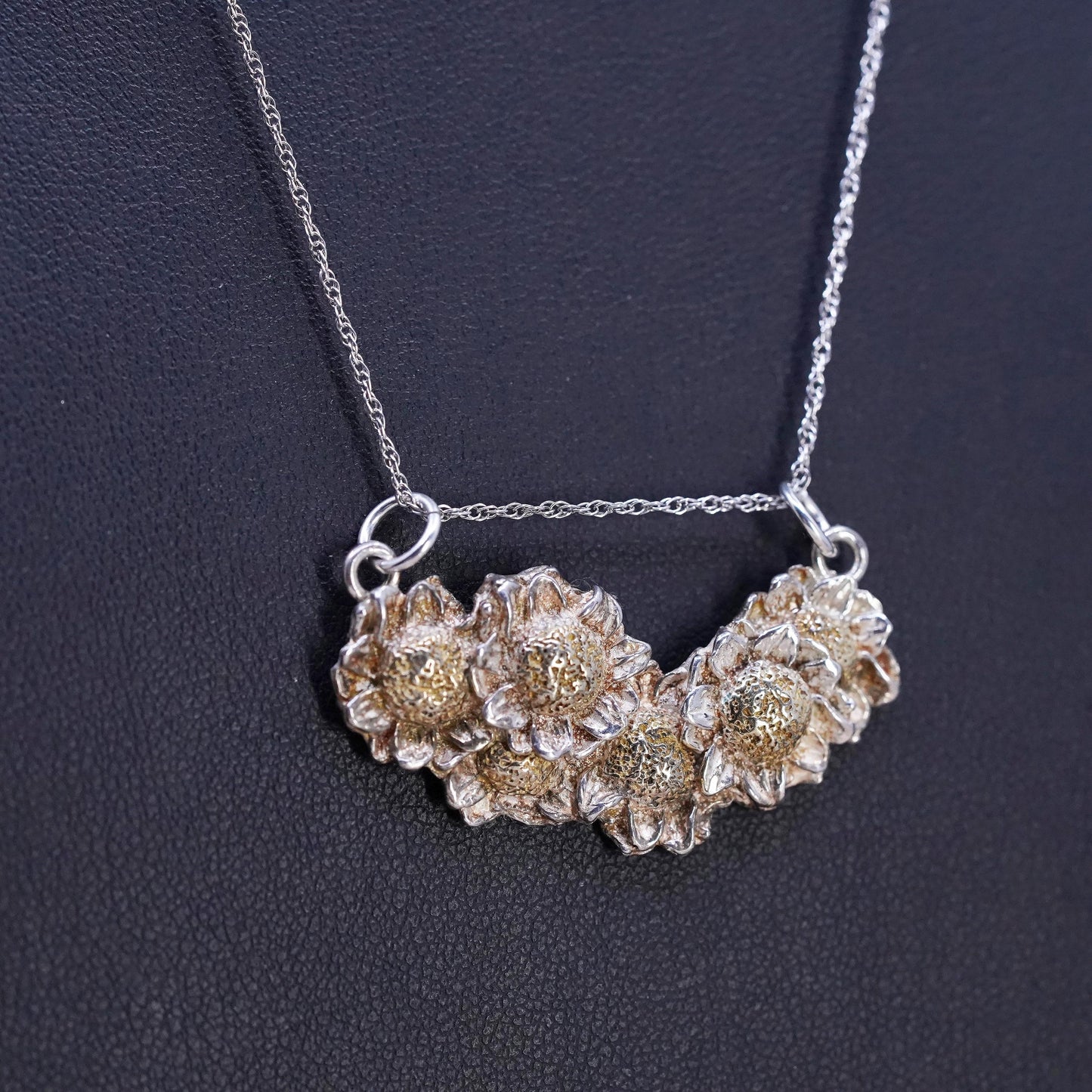 18", Sterling silver 925 Singapore rope chain necklace cluster flower pendant