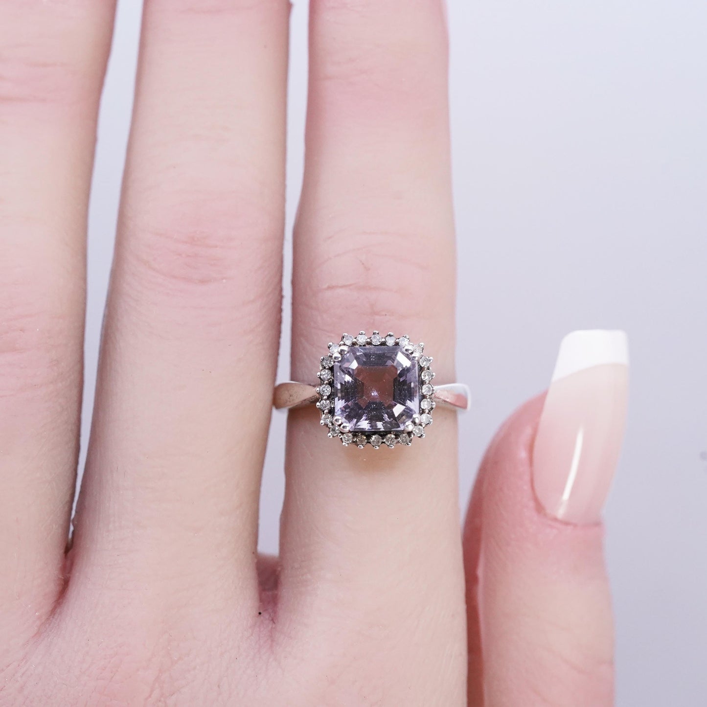 Size 6, VTG Sterling 925 silver ring w/ square emerald cut amethyst cluster cz