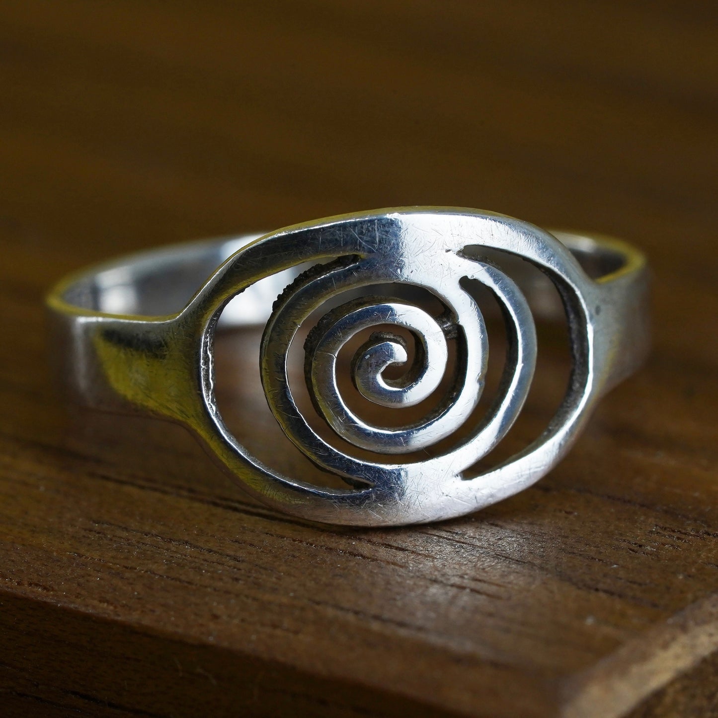 Size 5, vintage Sterling silver handmade ring, southwestern 925 swirly band