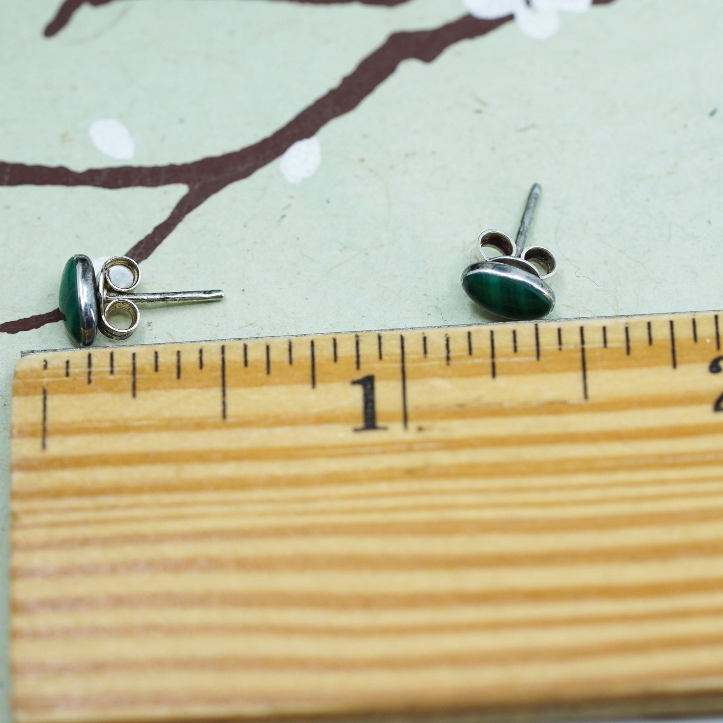 southwestern Native American Sterling silver earrings, 925 studs oval malachite