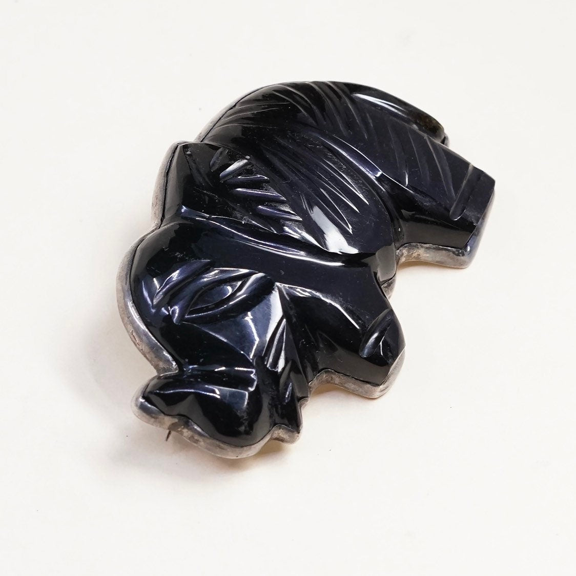 Vintage sterling silver handmade brooch, fine 925 silver engraved onyx elephant pin, silver Tested