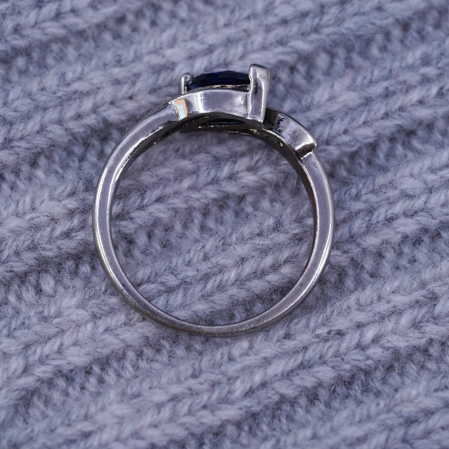 Size 7, vintage Sterling 925 silver handmade ring with sapphire and cz