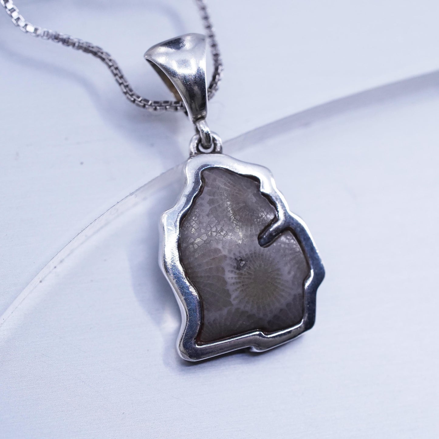 18”, Vinatge Sterling 925 silver handmade box necklace fossil coral pendant