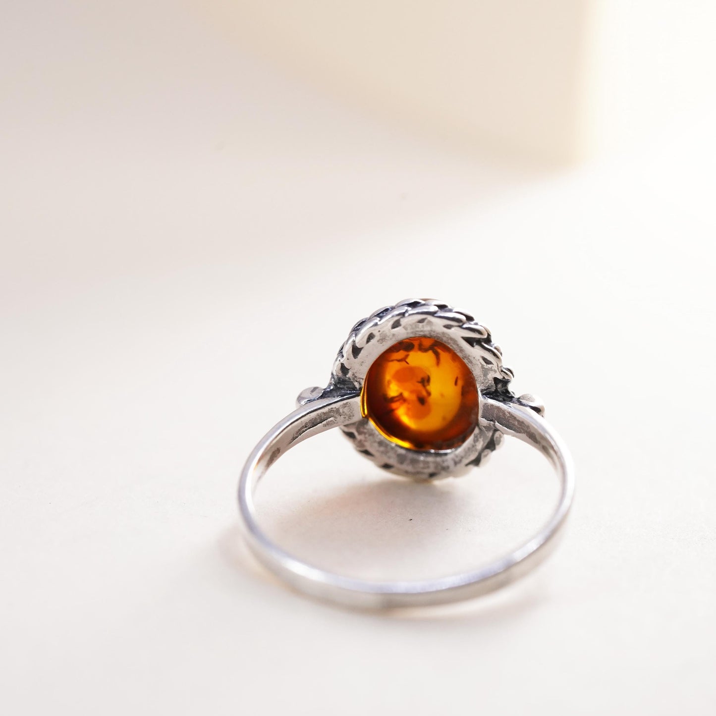 Size 5, Vintage sterling 925 silver handmade ring with Amber and cable around
