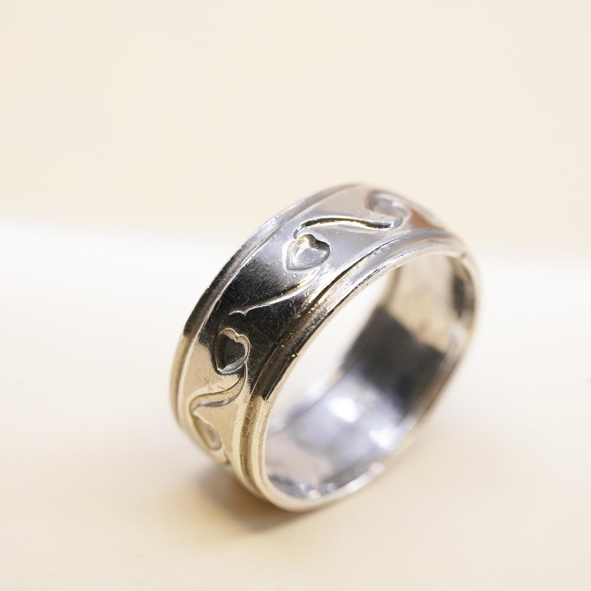 Size 6.5, vintage Mexican Sterling silver ring, embossed wavy heart 925 band
