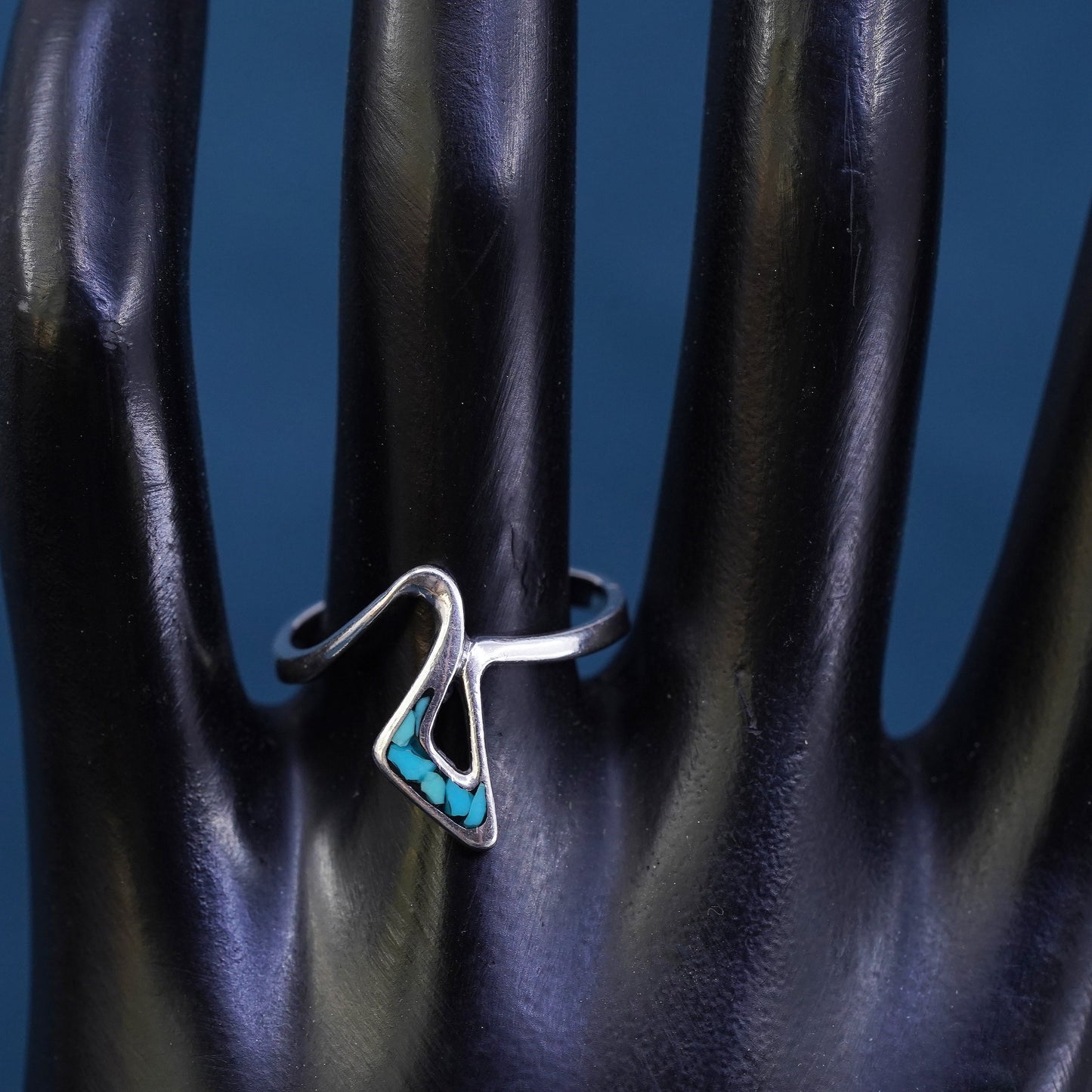 Size 7, Native American sterling silver handmade ring, 925 wavy band turquoise