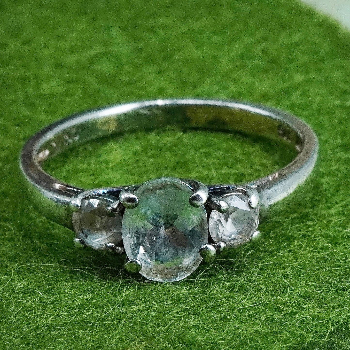 Size 8.5, Sterling 925 silver ring with round CZ cluster
