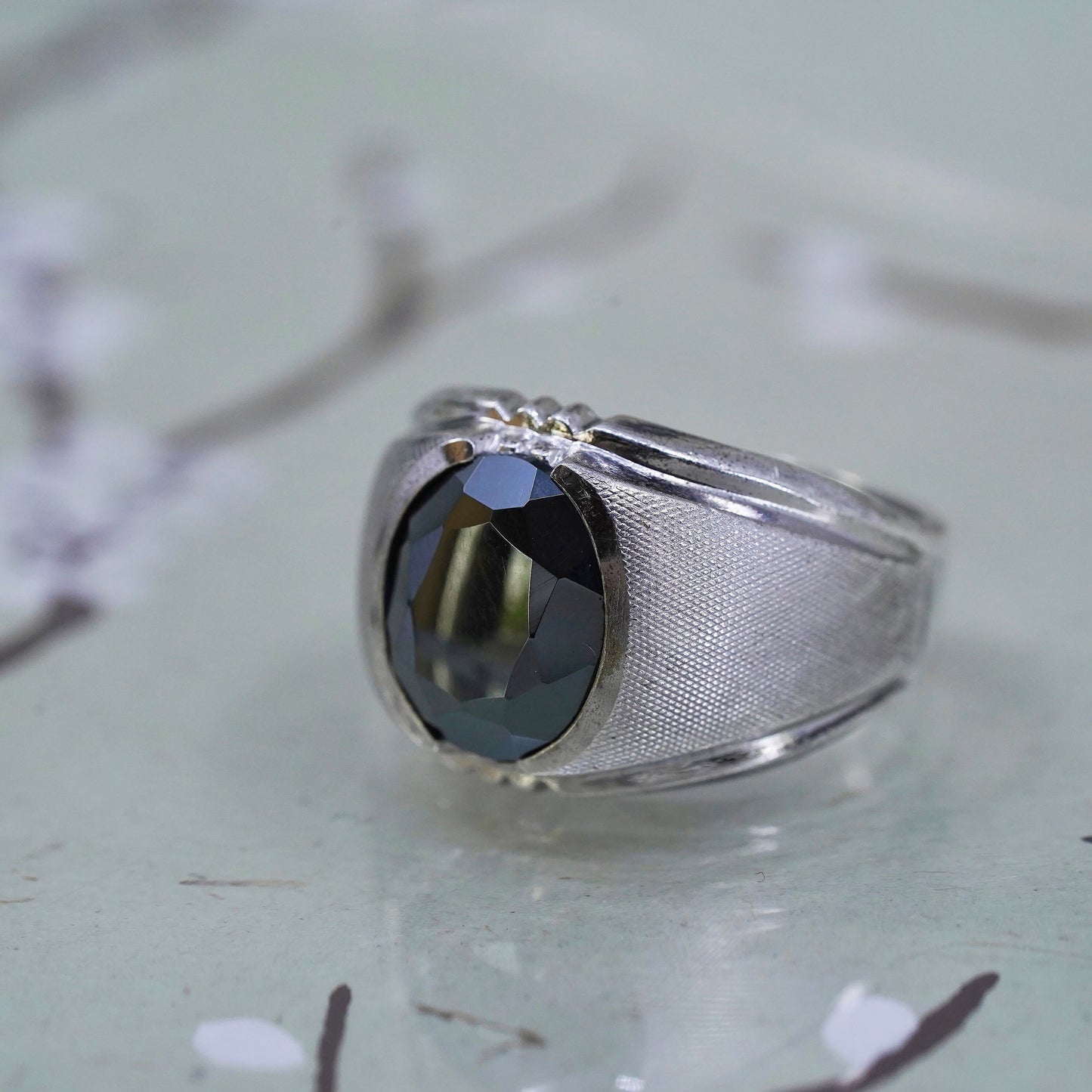 Size 8.5, vintage sterling 925 silver handmade ring, with oval hematite
