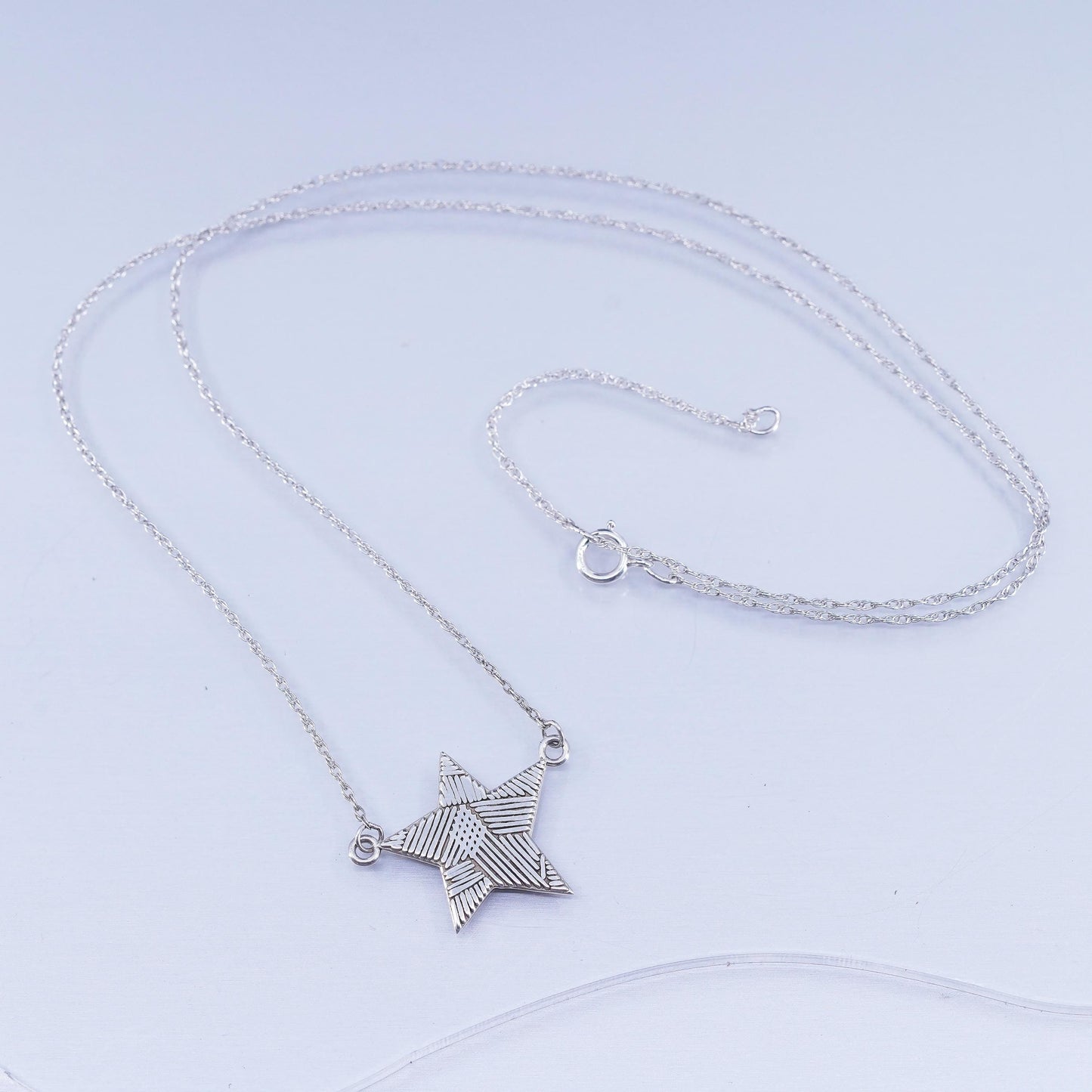 18+2” Borsheims Jewelry, Sterling 925 silver circle chain necklace star pendant