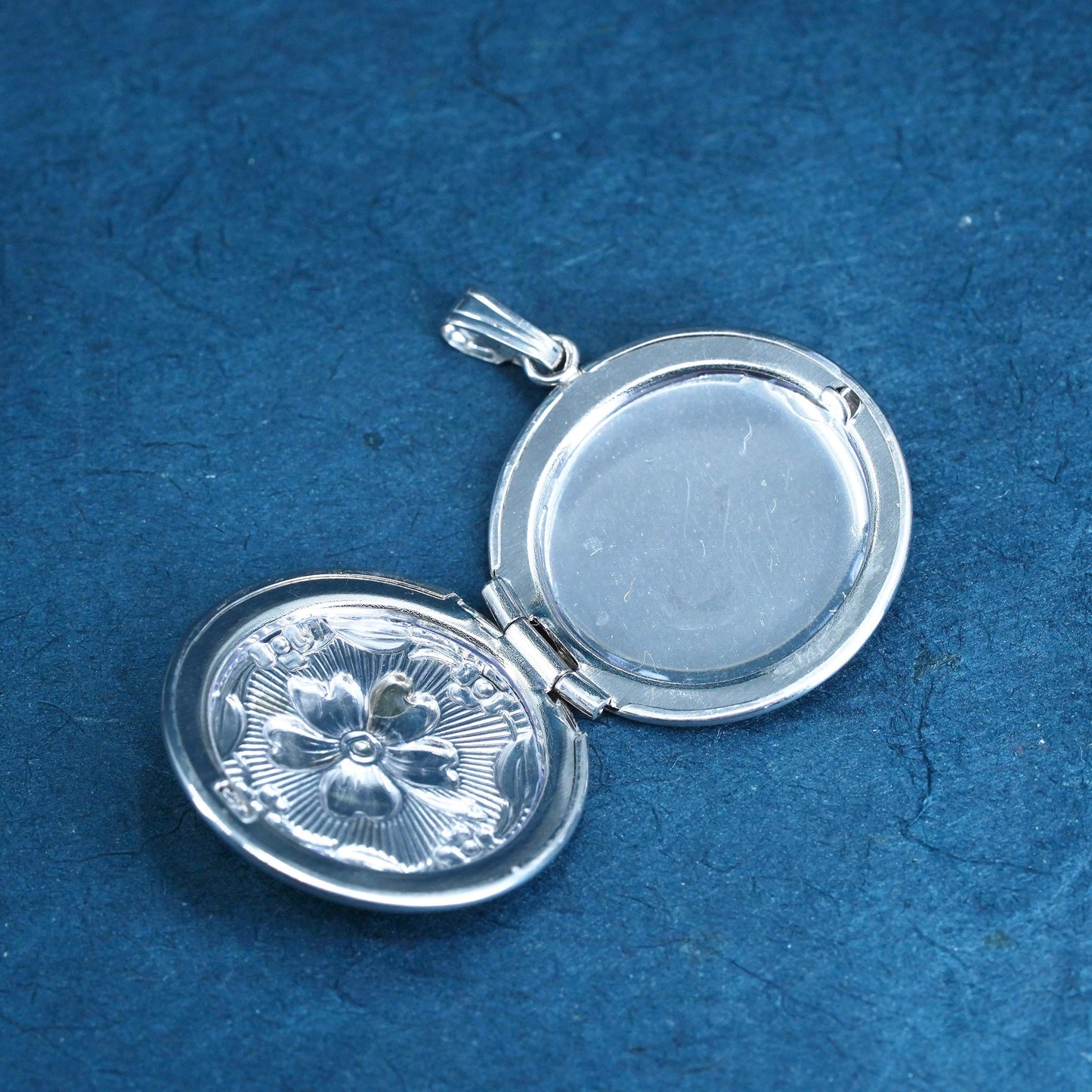 Vintage Sterling silver handmade pendant, 925 clover photo locket