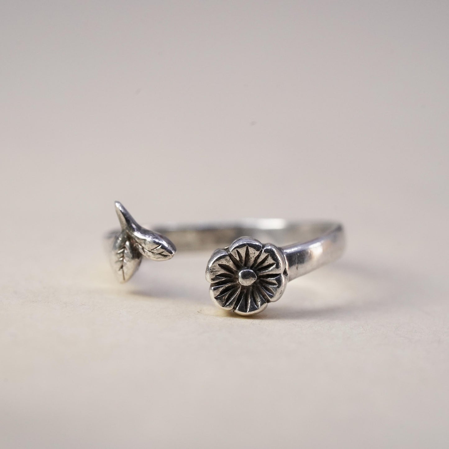 Size adjustable, vintage Sterling silver handmade ring, 925 band with flower