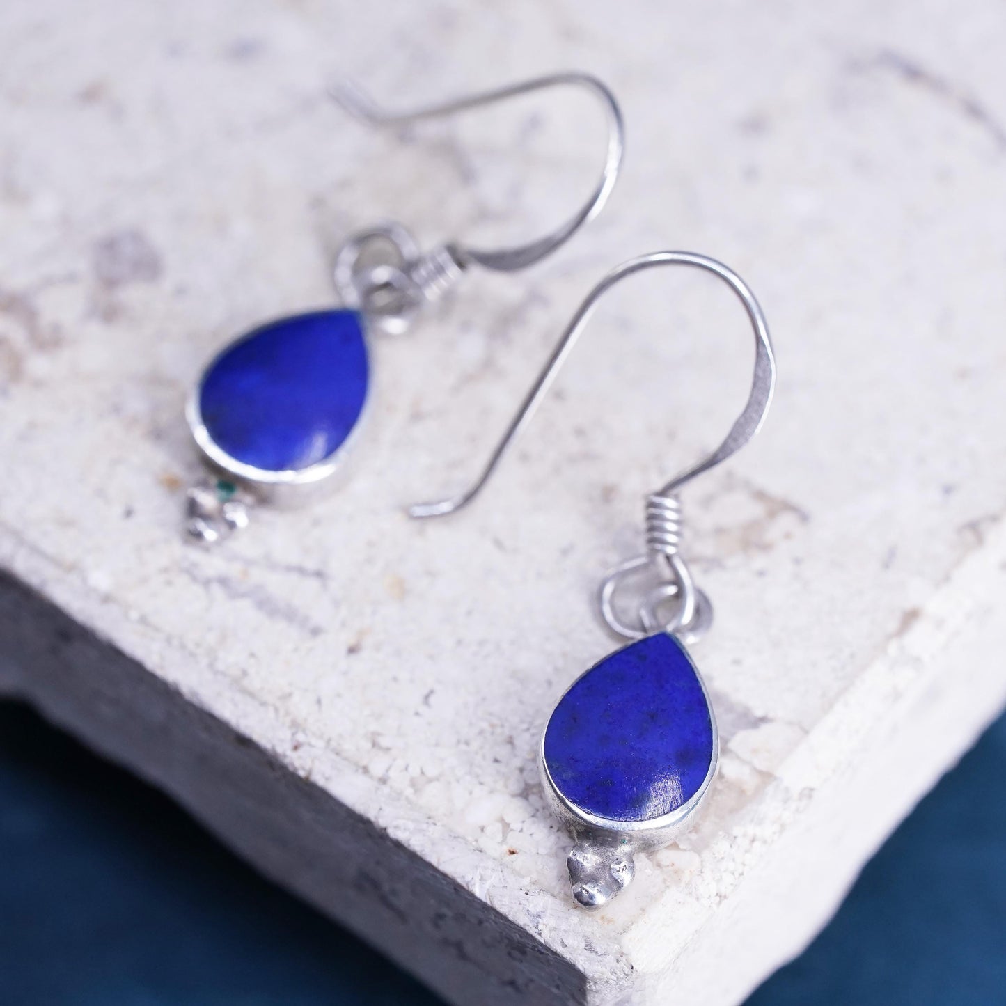 Vintage southwestern sterling 925 silver handmade teardrop earrings blue onyx