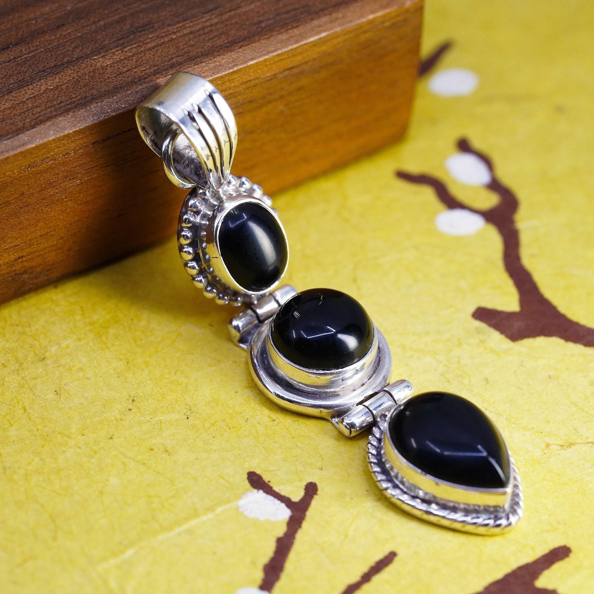 Vintage southwestern Sterling 925 silver handmade pendant teardrop black onyx