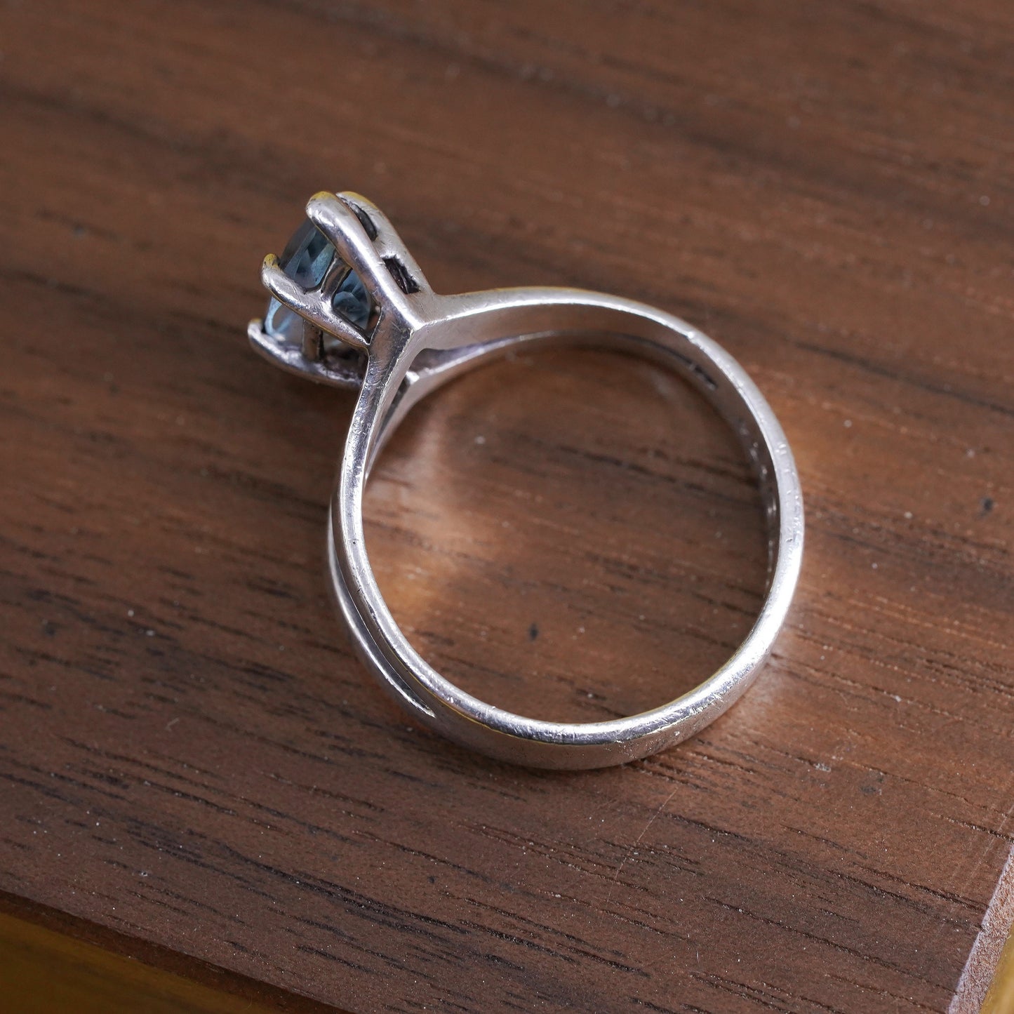 Size 6, vintage sterling 925 silver handmade ring with blue topaz details