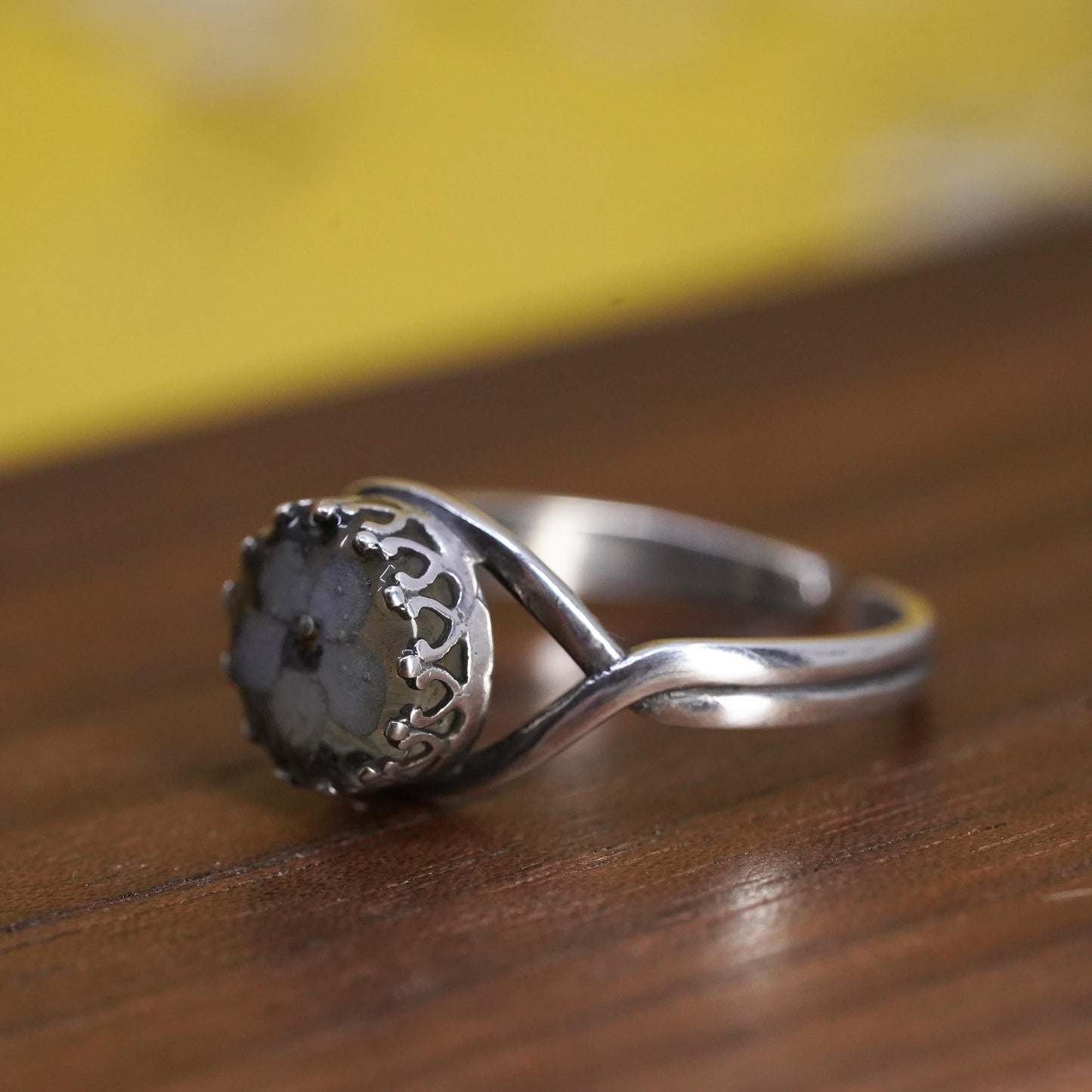 Size 8, vintage Sterling 925 silver handmade open ring with flower glass