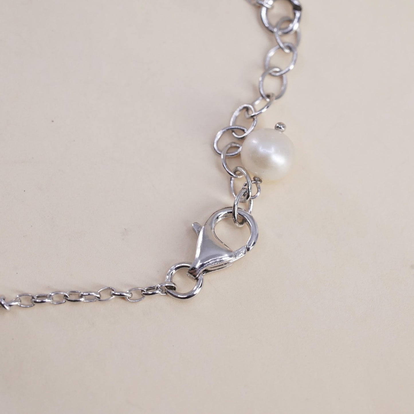 8.25”, Vintage handmade bracelet, circle chain with 6mm freshwater pearl bead