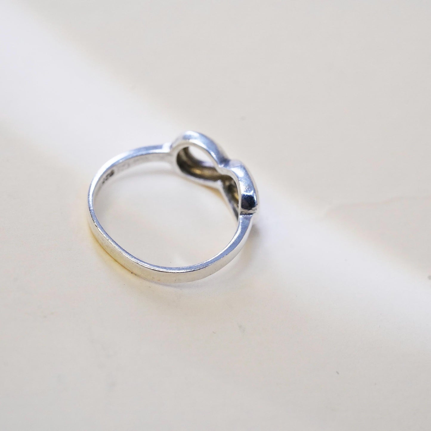 Size 5.25, VTG Sterling silver handmade ring, stackable 925 infinity loop band