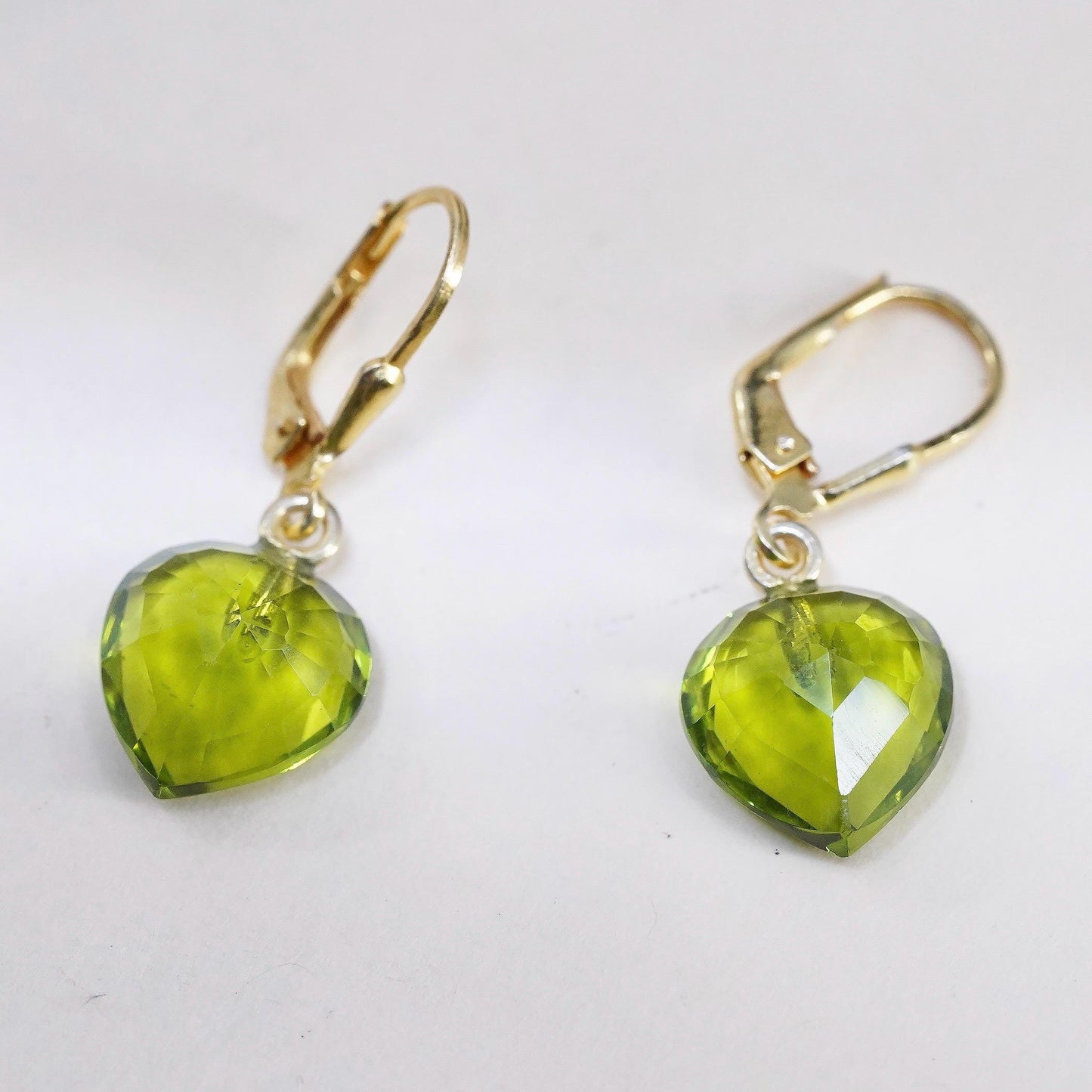 VTG yellow gold plated 925 Sterling silver earrings heart peridot Leverback