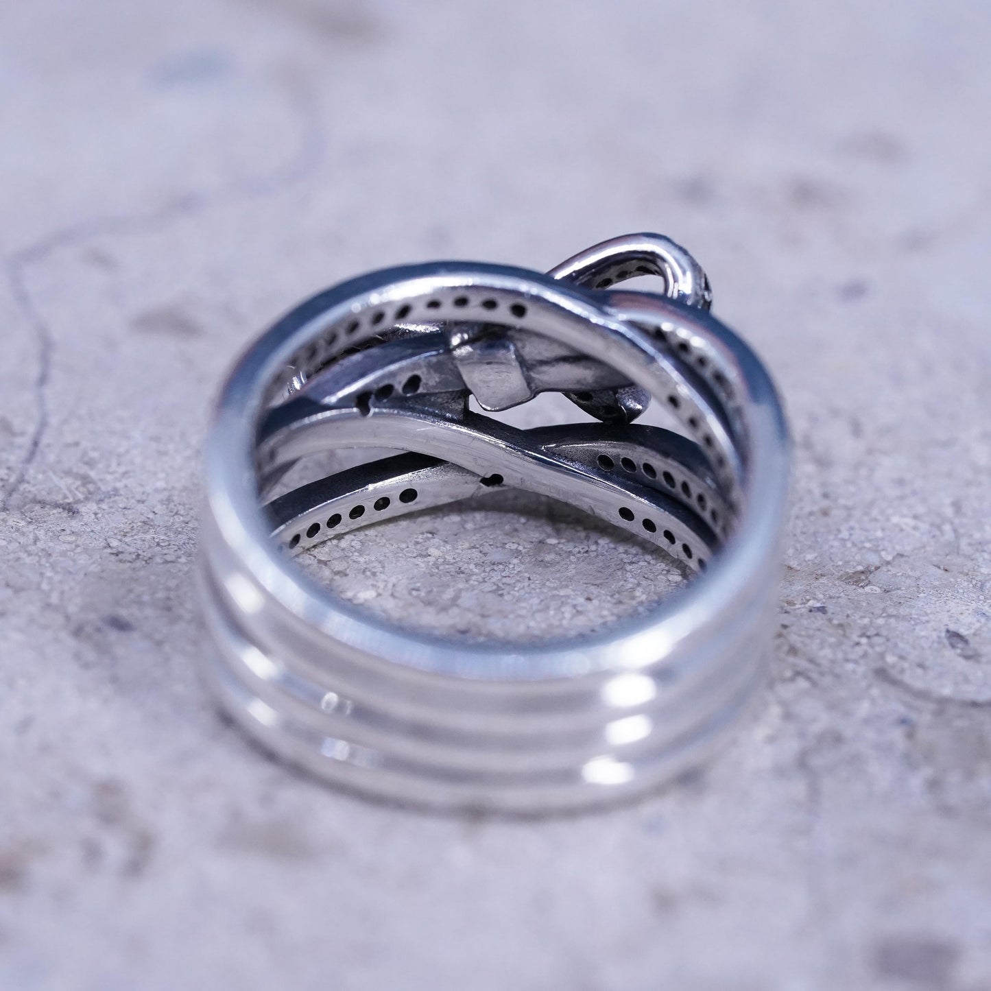 Size 6, vintage ALE sterling 925 silver entwined ring with ribbon cluster cz
