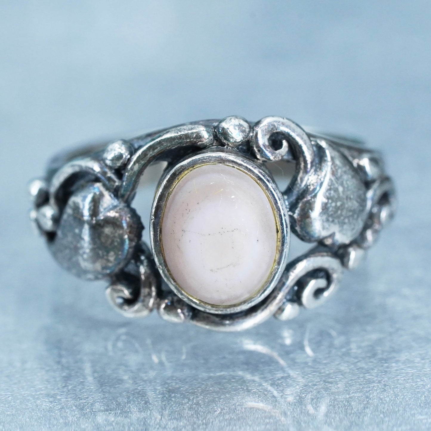 Size 7, Vintage Sterling 925 silver ring with pink mother of pearl and hearts
