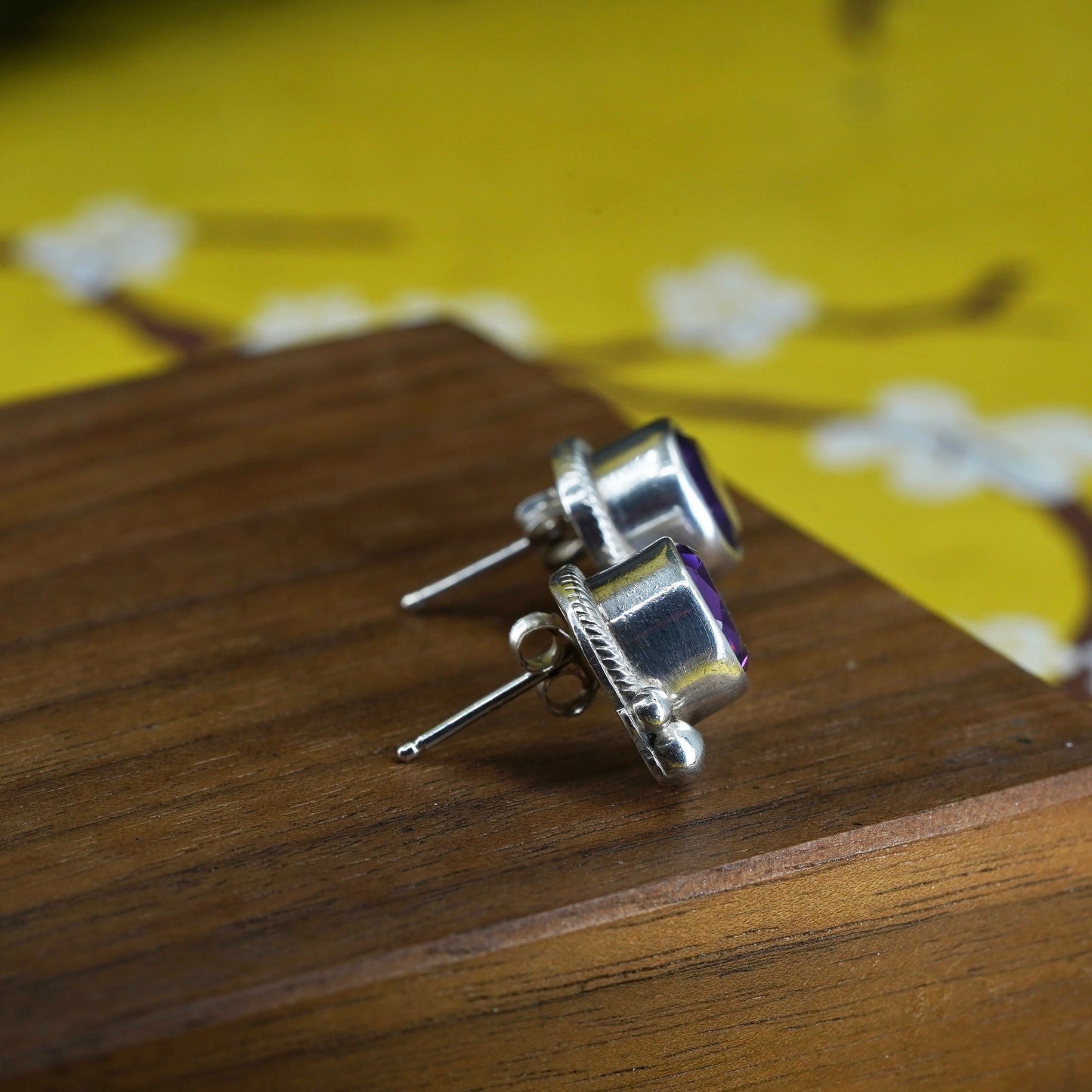 Native American Navajo Jessie Claw Sterling silver earrings, 925 studs amethyst