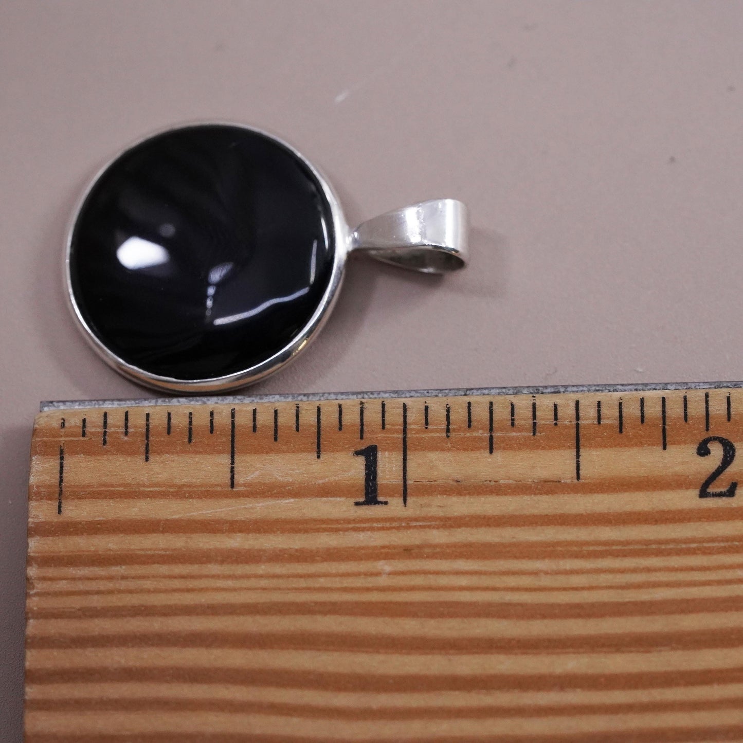 Vintage Sterling 925 silver handmade circle pendant with onyx inlay