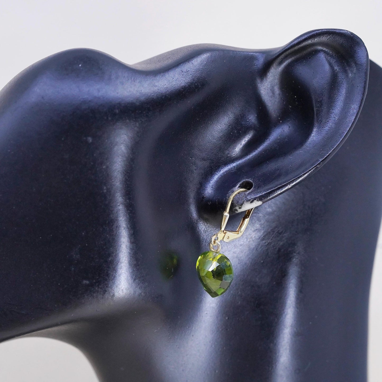 VTG yellow gold plated 925 Sterling silver earrings heart peridot Leverback