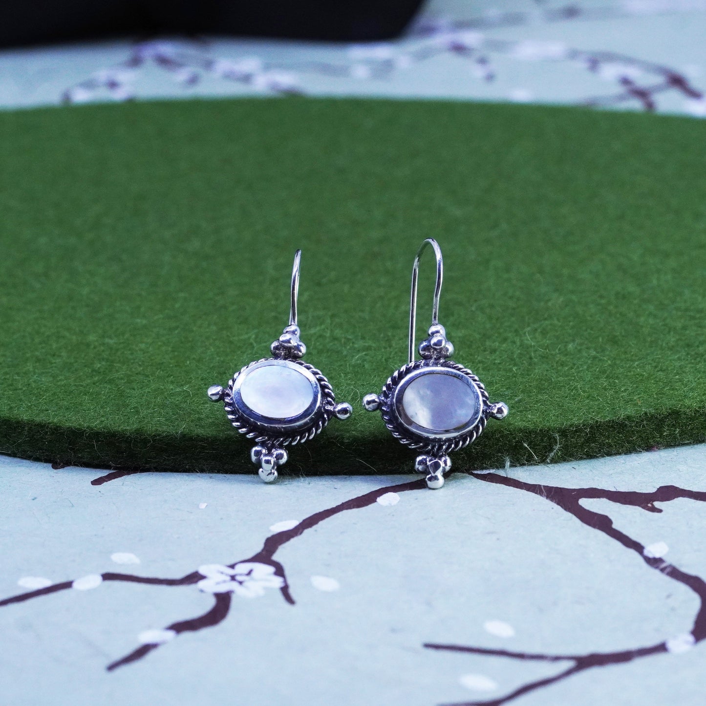 Vintage sterling silver 925 handmade earrings with mother of pearl and cable