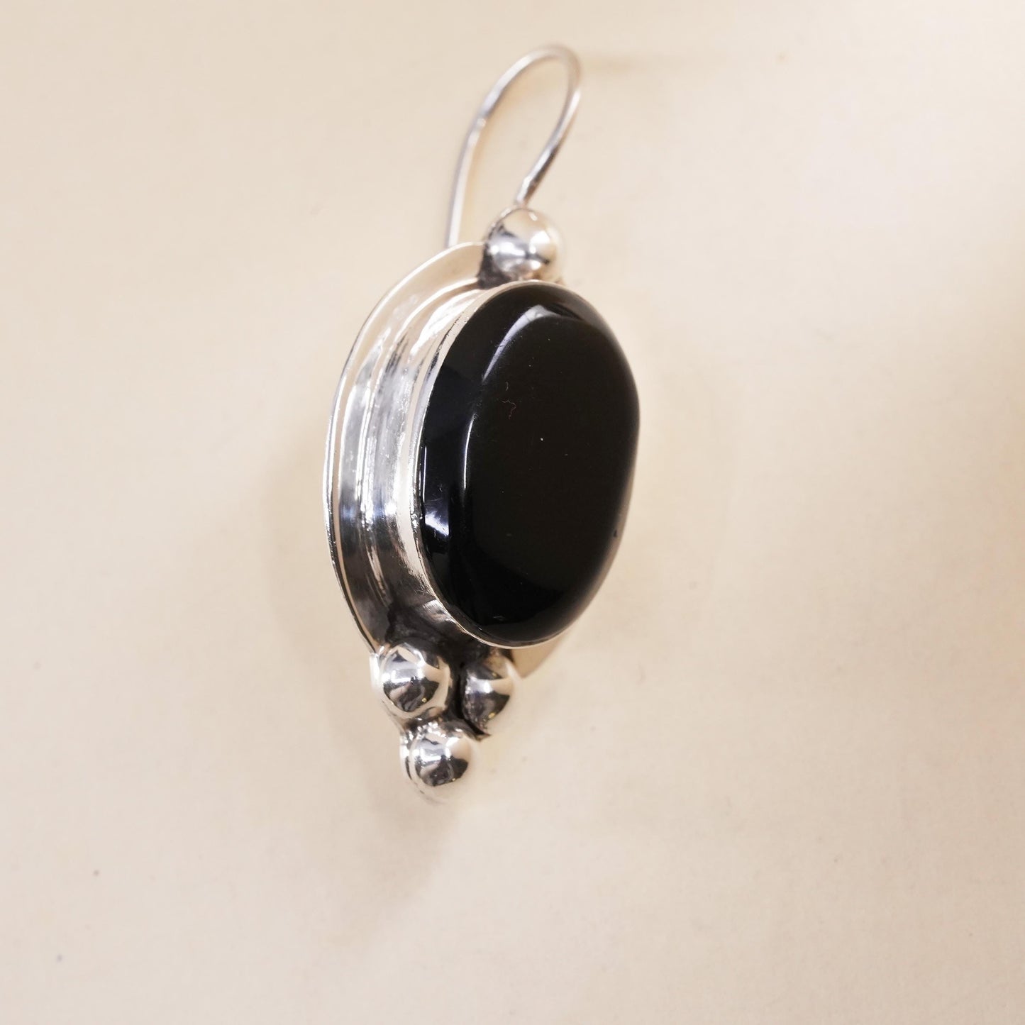 Vintage Mexican sterling 925 silver handmade single earring with onyx inlay