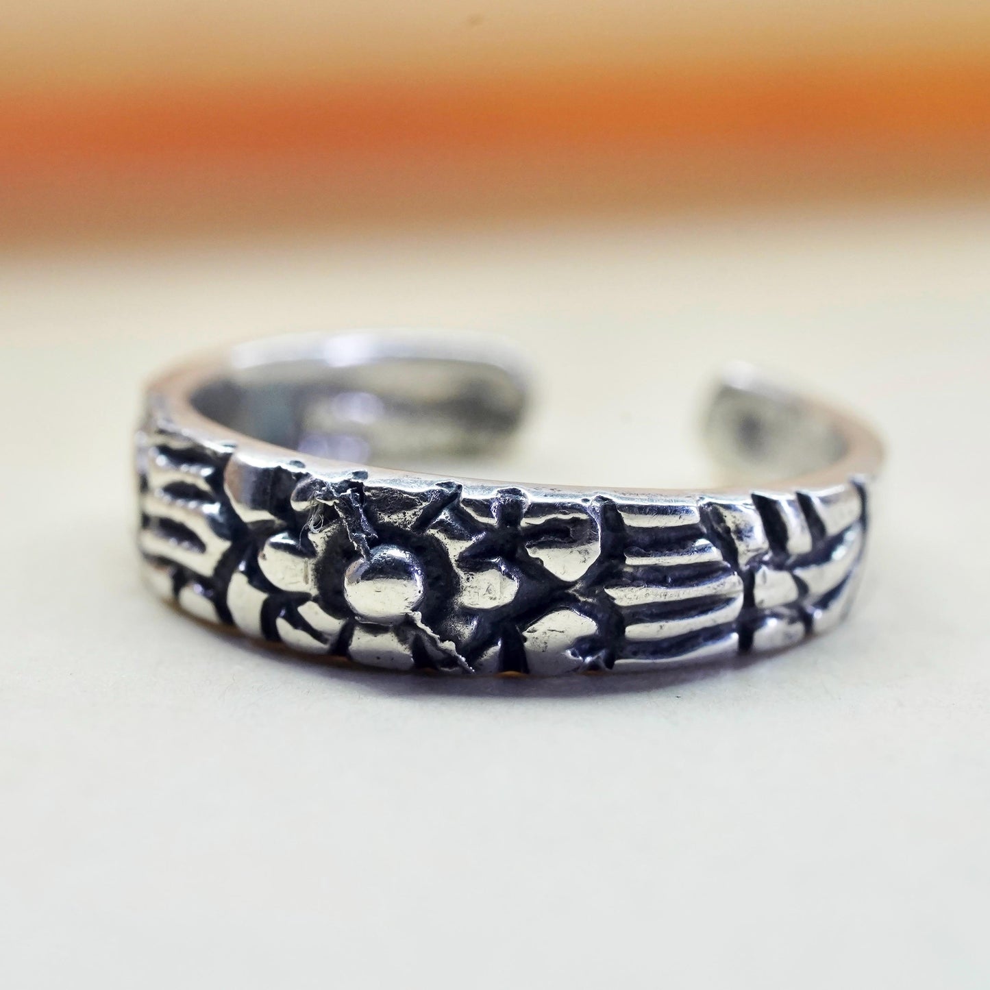 Size 3.5, vintage Sterling silver handmade ring, 925 open band with flower