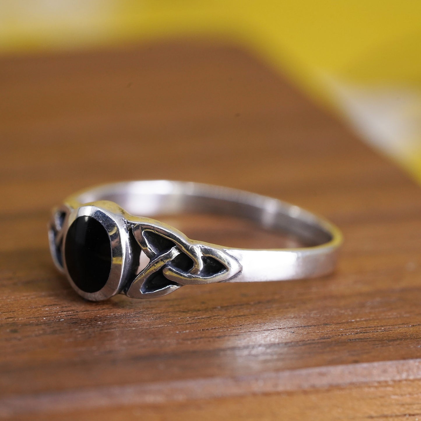 Size 7.5, vintage Sterling 925 silver handmade ring with oval onyx